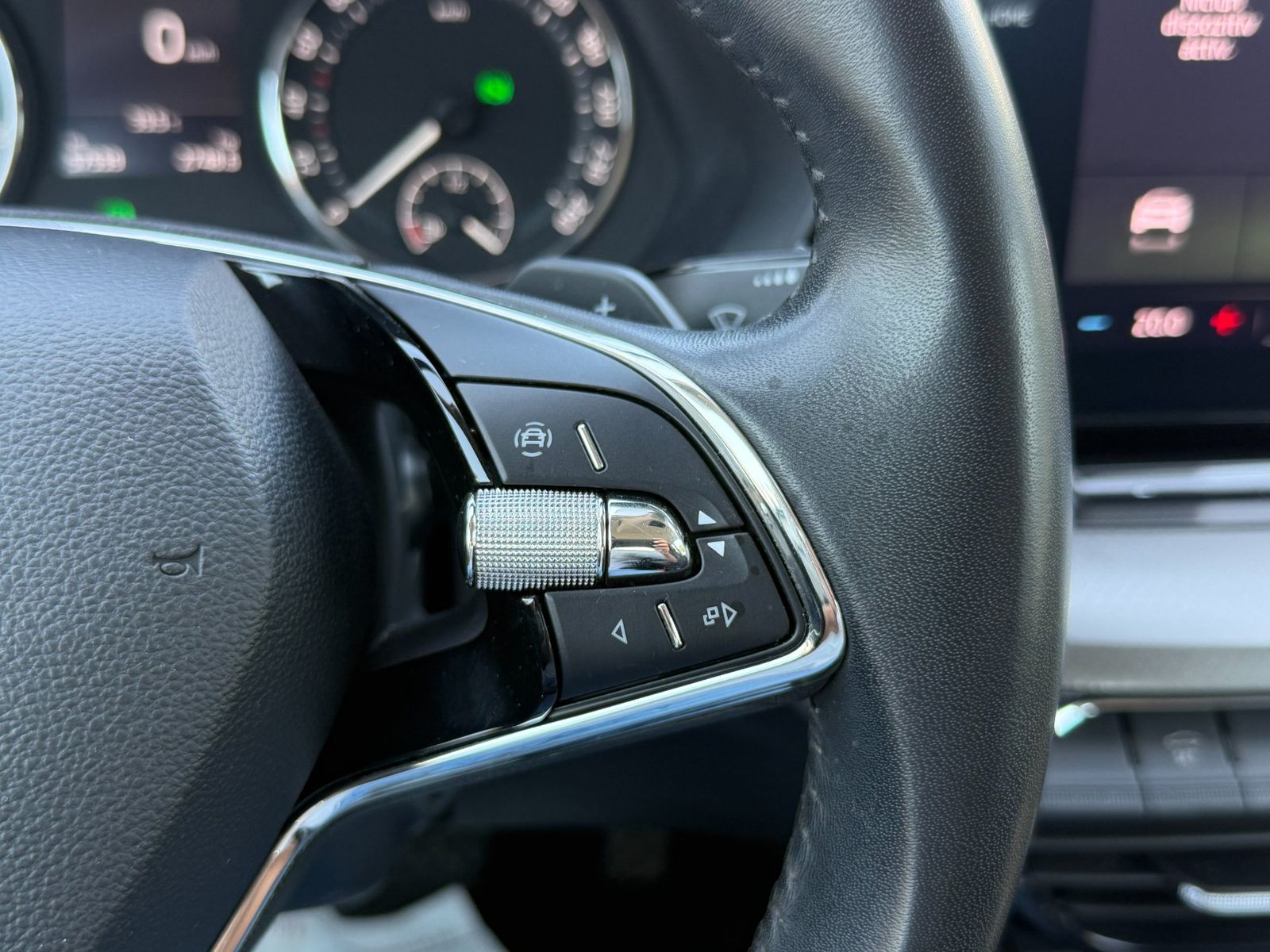 Skoda Octavia 2023 1.0 TSI DSG Mild Hybrid Ambition - foto 22
