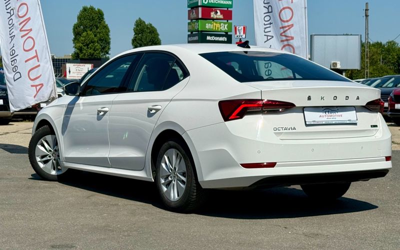 Skoda Octavia 2023 1.0 TSI DSG Mild Hybrid Ambition - foto 4