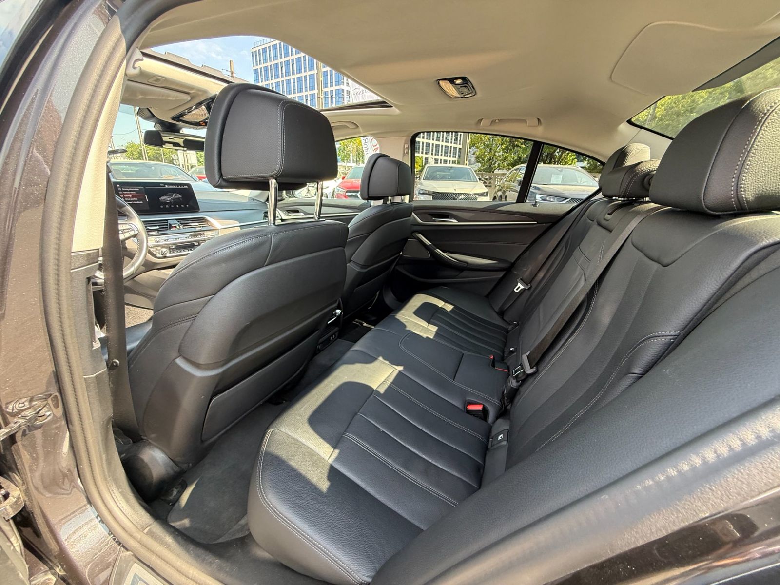 BMW Seria 5 2023 530d xDrive AT MHEV - foto 10