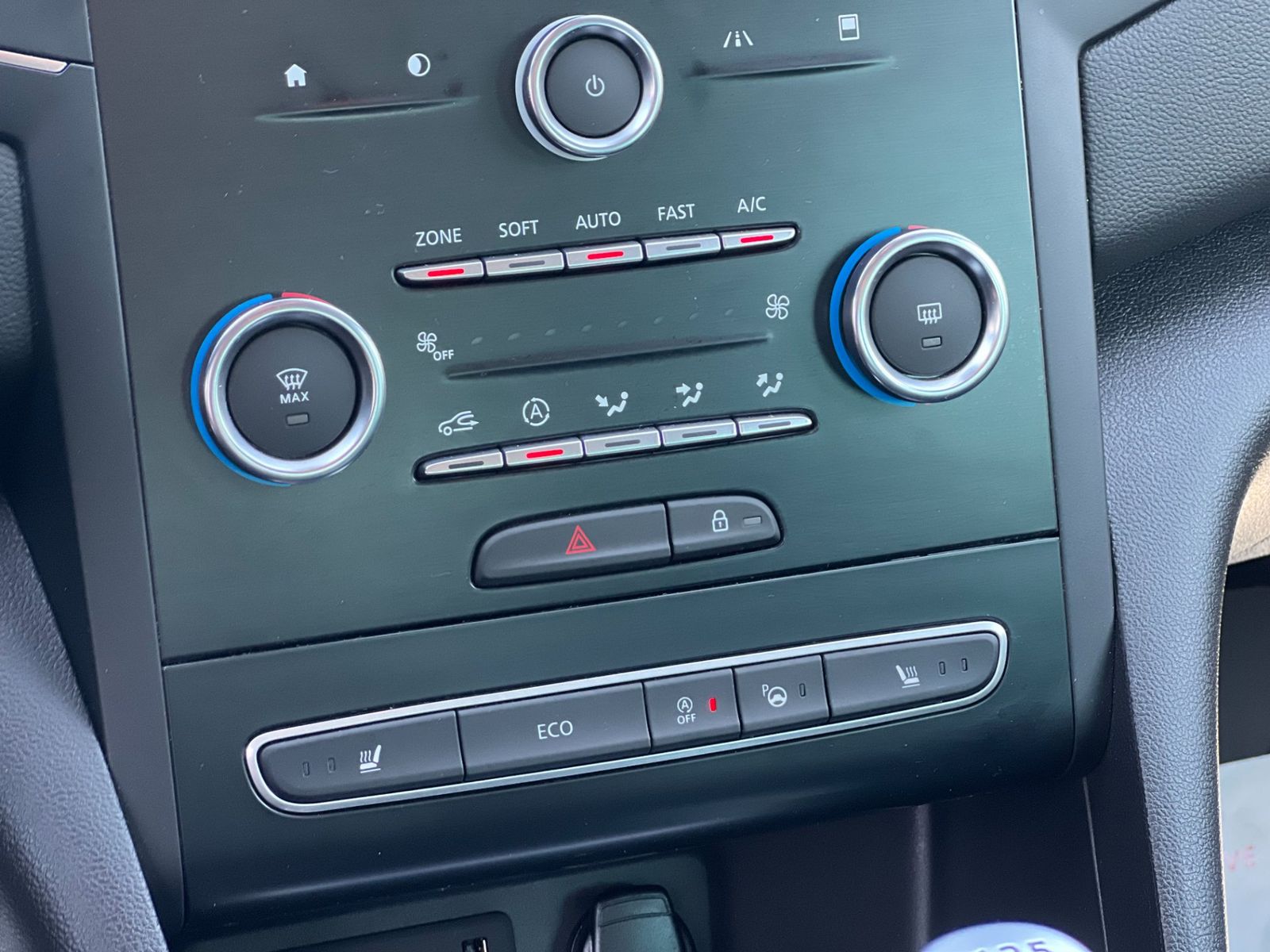 Renault Megane 2019 - foto 18