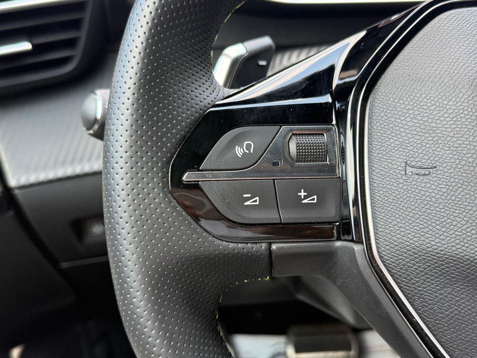 Peugeot 2008 2023 - foto 9