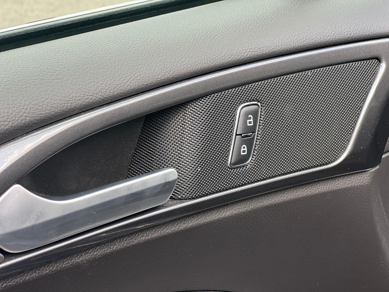 Ford Mondeo 2022 2.0 HEV Titanium - foto 11