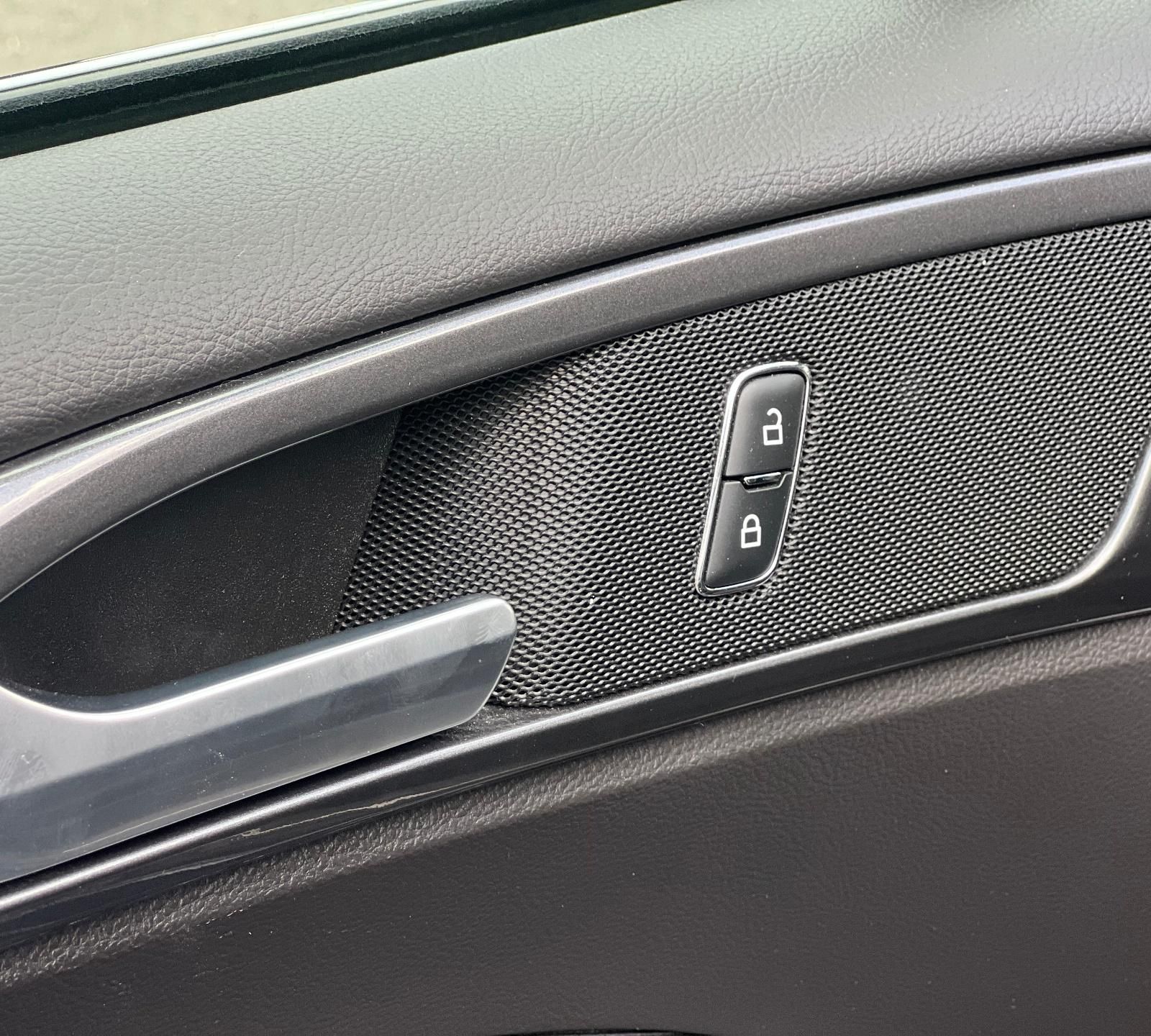 Ford Mondeo Hybrid Titanium 2.0 HEV eCVT - foto 11