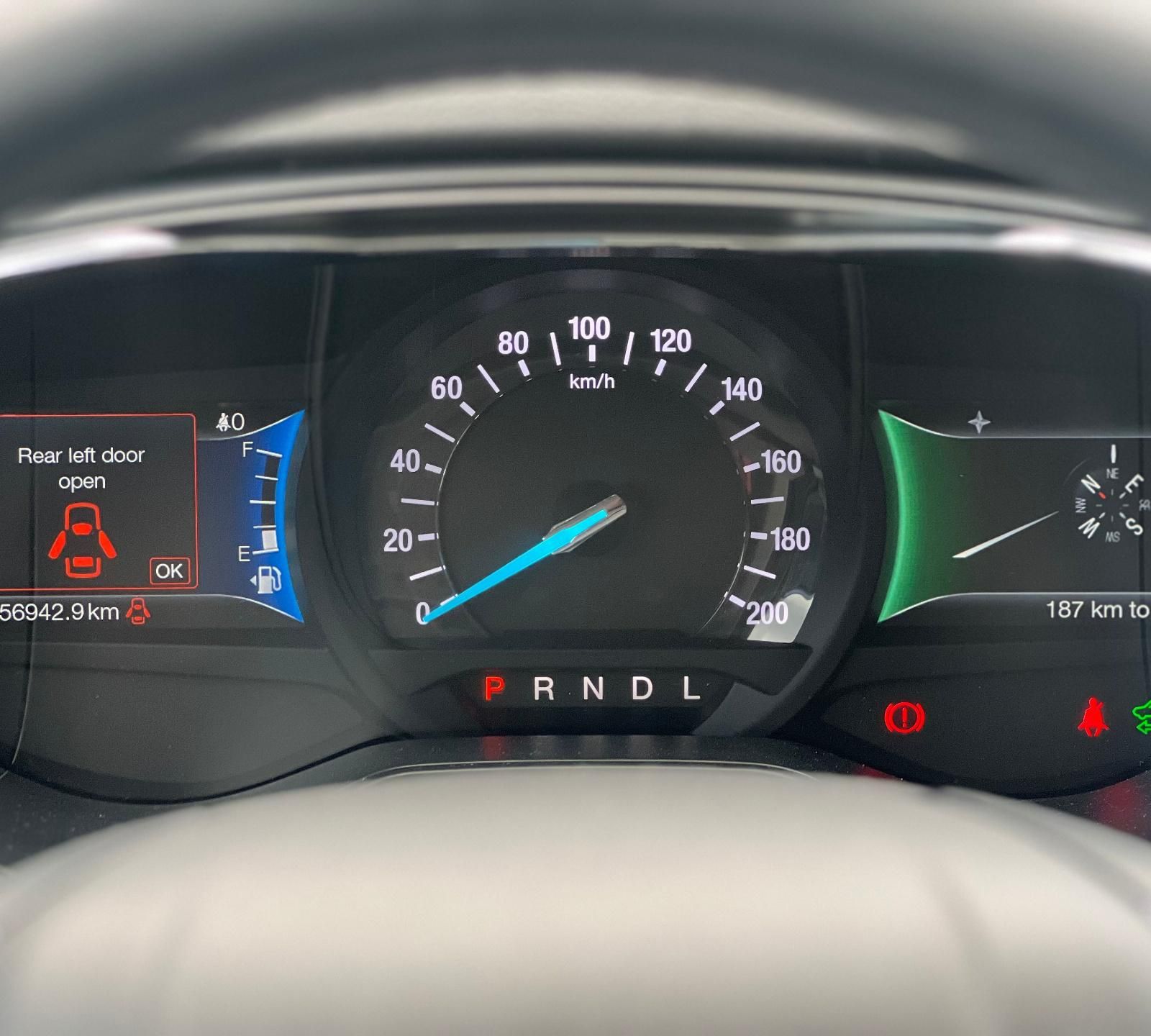 Ford Mondeo Hybrid Titanium 2.0 HEV eCVT - foto 24