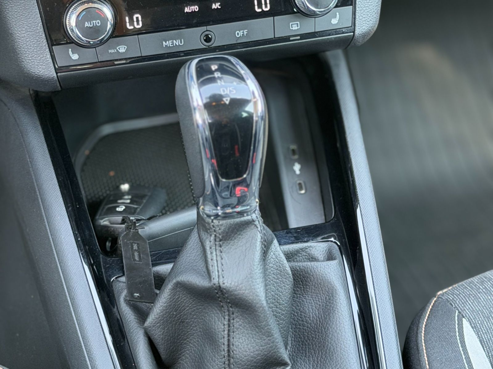 Skoda Kamiq 2023 1.5 TSI DSG Style - foto 19