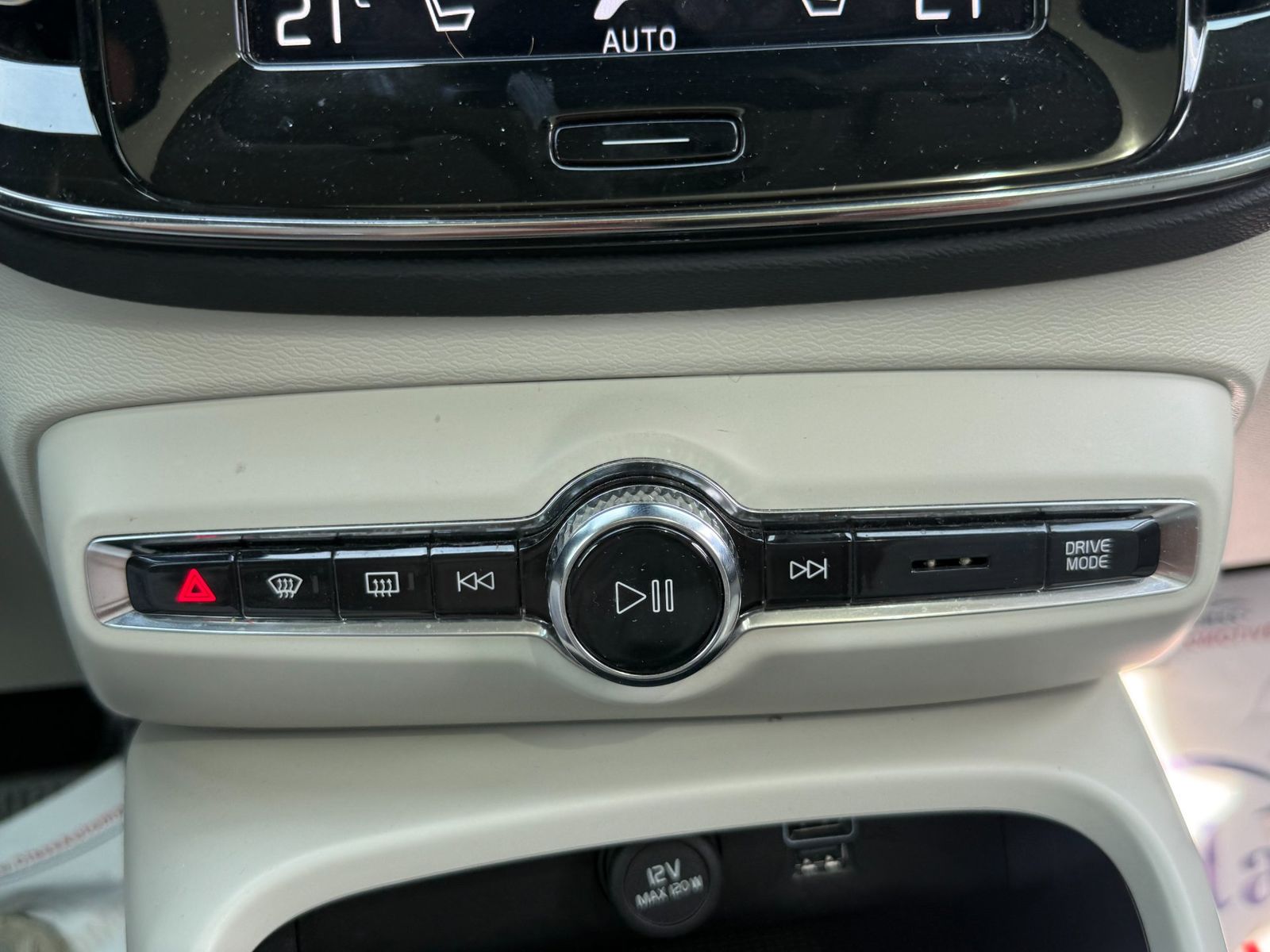 Volvo XC40 2022 Recharge T5 Twin Engine AT7 Inscription Expression - foto 19
