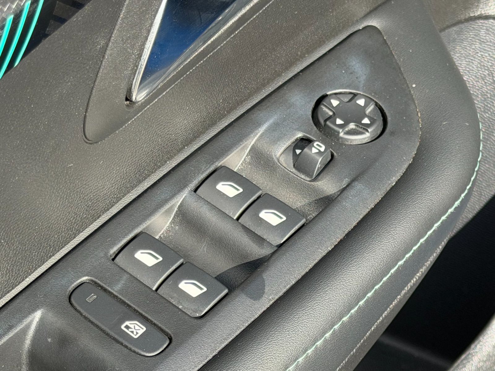 Peugeot 208 2023 1.2 L PureTech STT EAT8 Allure - foto 8