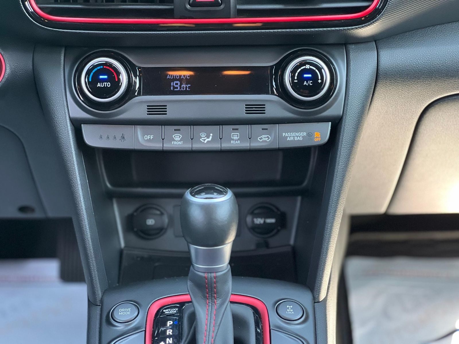 Hyundai KONA 2019 1.6 T-GDI 4WD Aut. Premium - foto 18