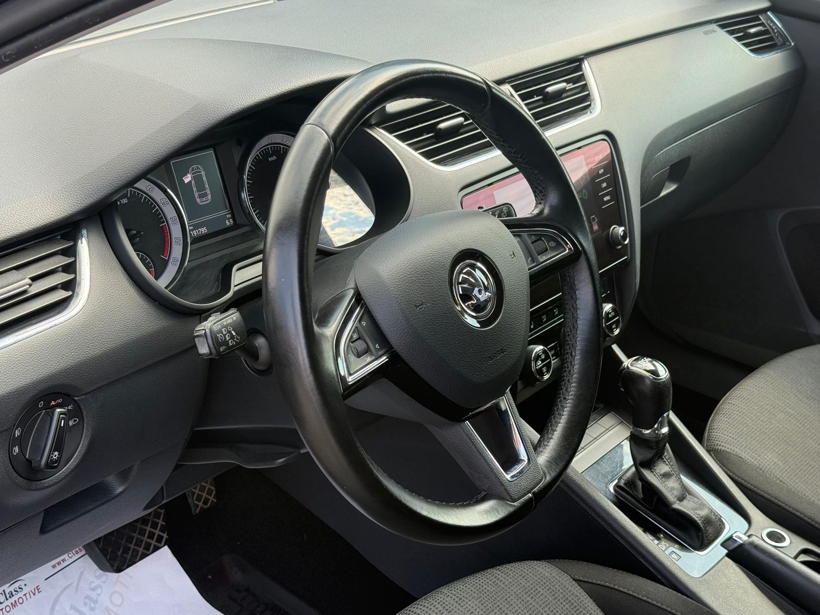 Skoda Octavia Combi Style 1.6 Tdi DSG - foto 4