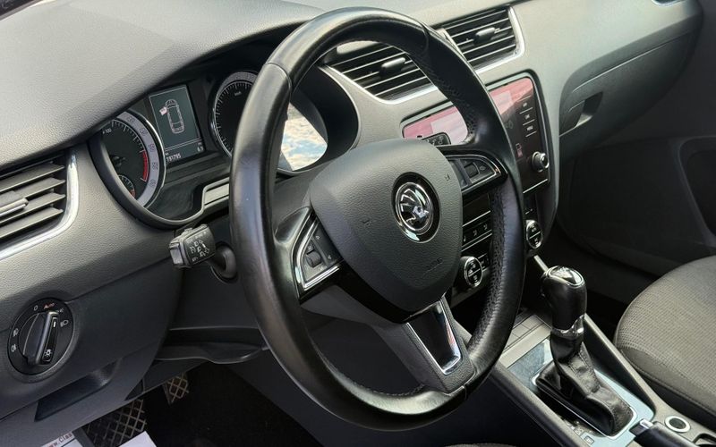 Skoda Octavia Combi Style 1.6 Tdi DSG - foto 4