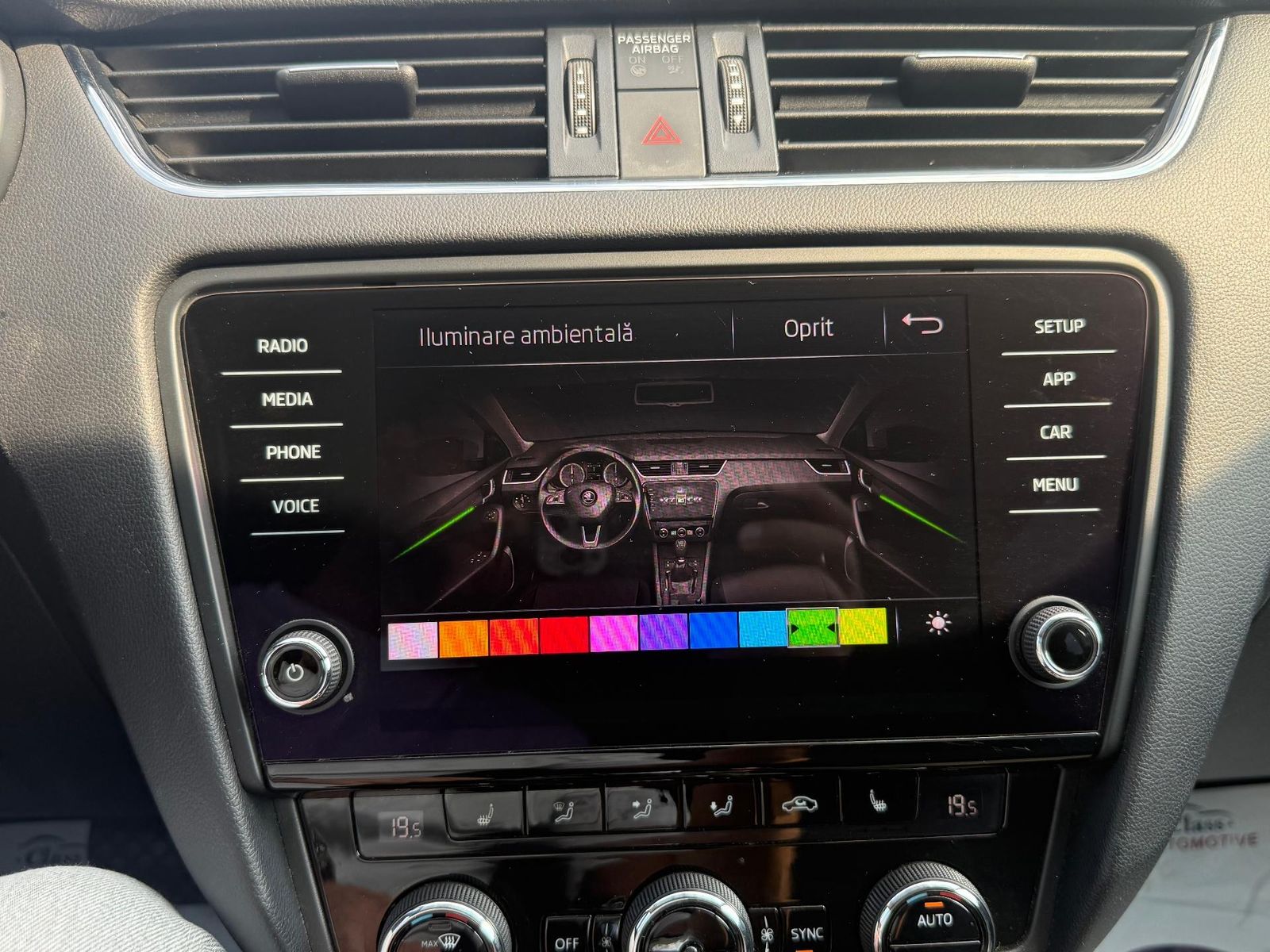 Skoda Octavia Combi Style 1.6 Tdi DSG - foto 14