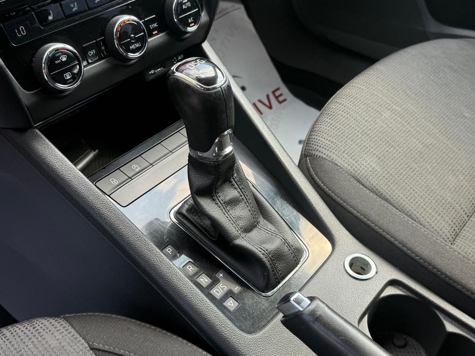 Skoda Octavia Combi Style 1.6 Tdi DSG - foto 15