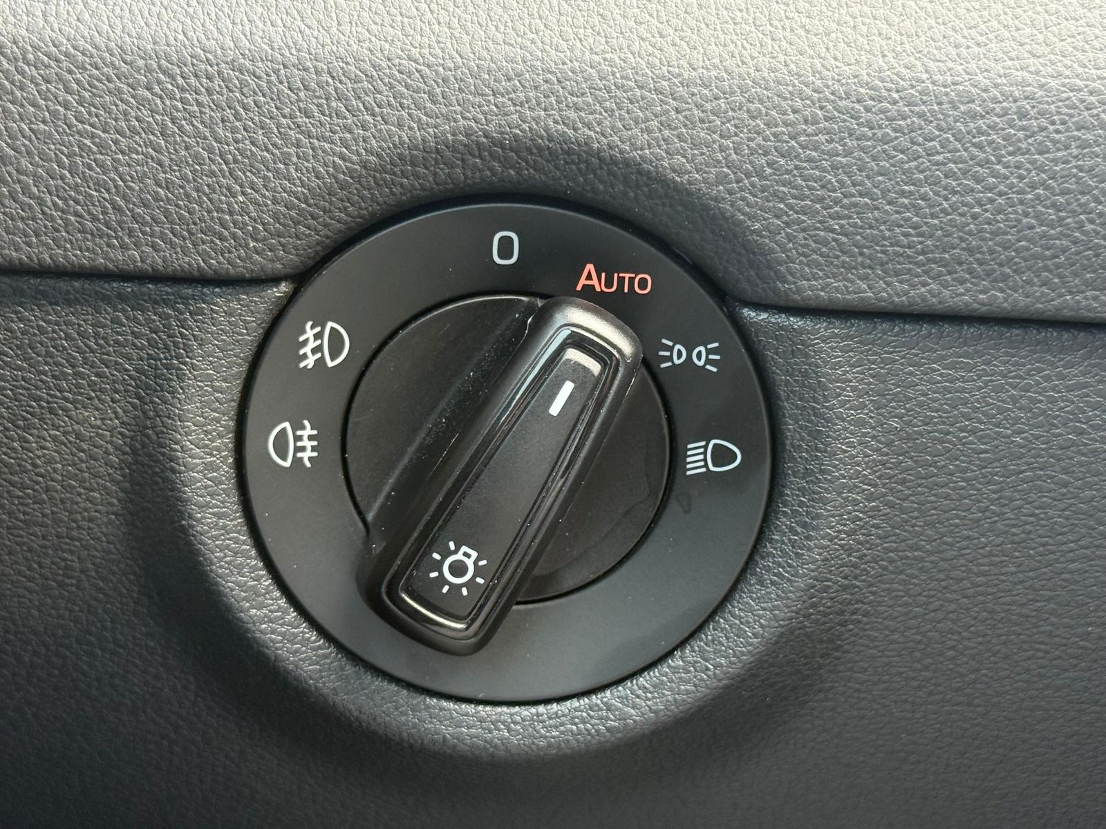 Skoda Octavia Combi Style 1.6 Tdi DSG - foto 20