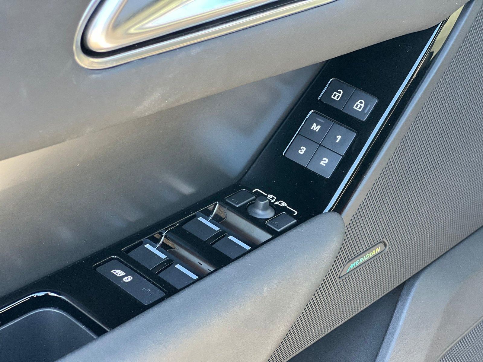 Land Rover Range Rover Velar 2023 2.0 D200 MHEV Dynamic SE - foto 9