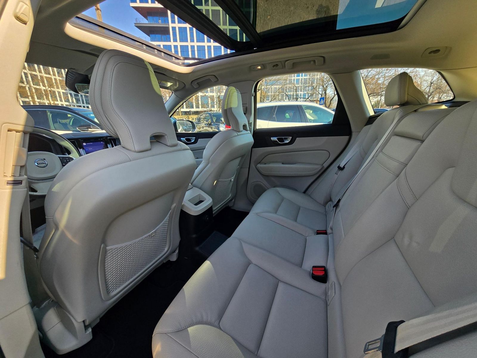 Volvo XC60 2021 - foto 8