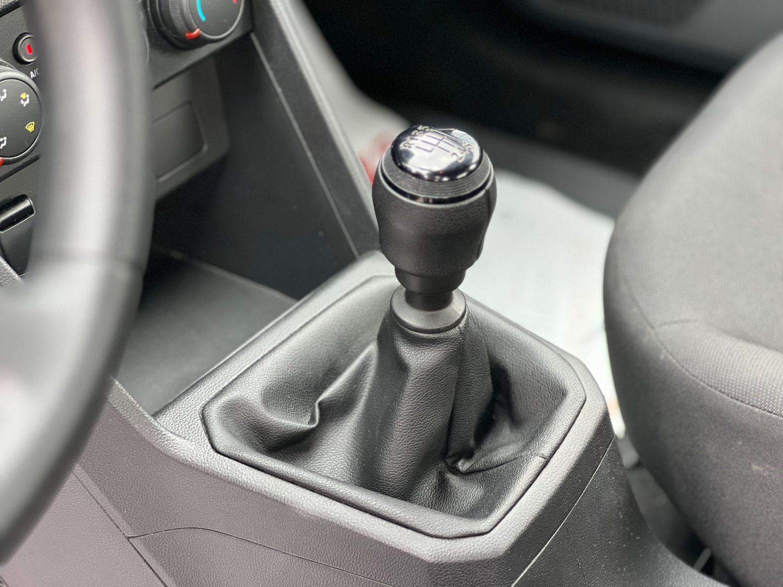 Dacia Logan 2022 - foto 10