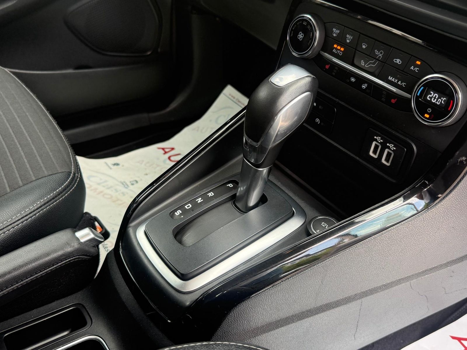Ford EcoSport 1.0 Ecoboost Titanium 125 CP - Cutie AUTOMATA - foto 22