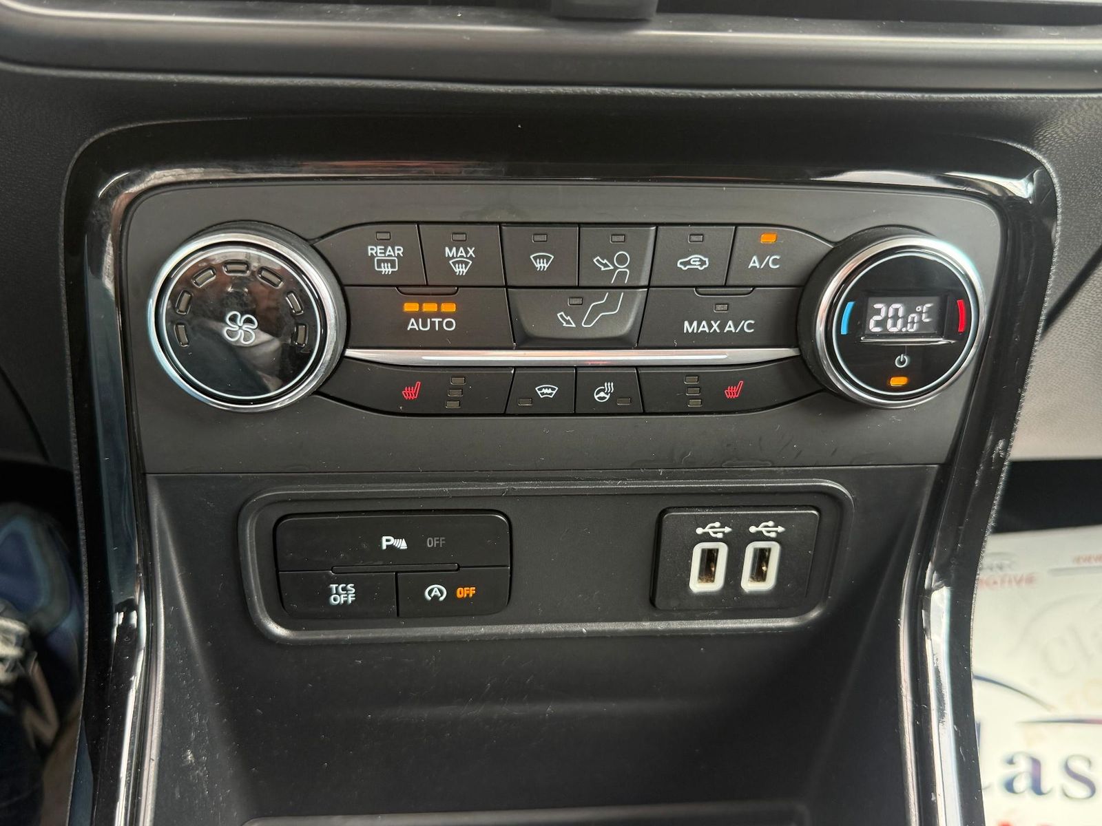 Ford EcoSport 1.0 Ecoboost Titanium 125 CP - Cutie AUTOMATA - foto 25
