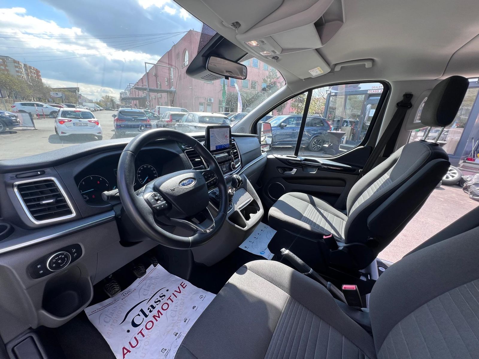 Ford Tourneo Custom 7+1 - GARANTIE FORD 2027 - foto 11