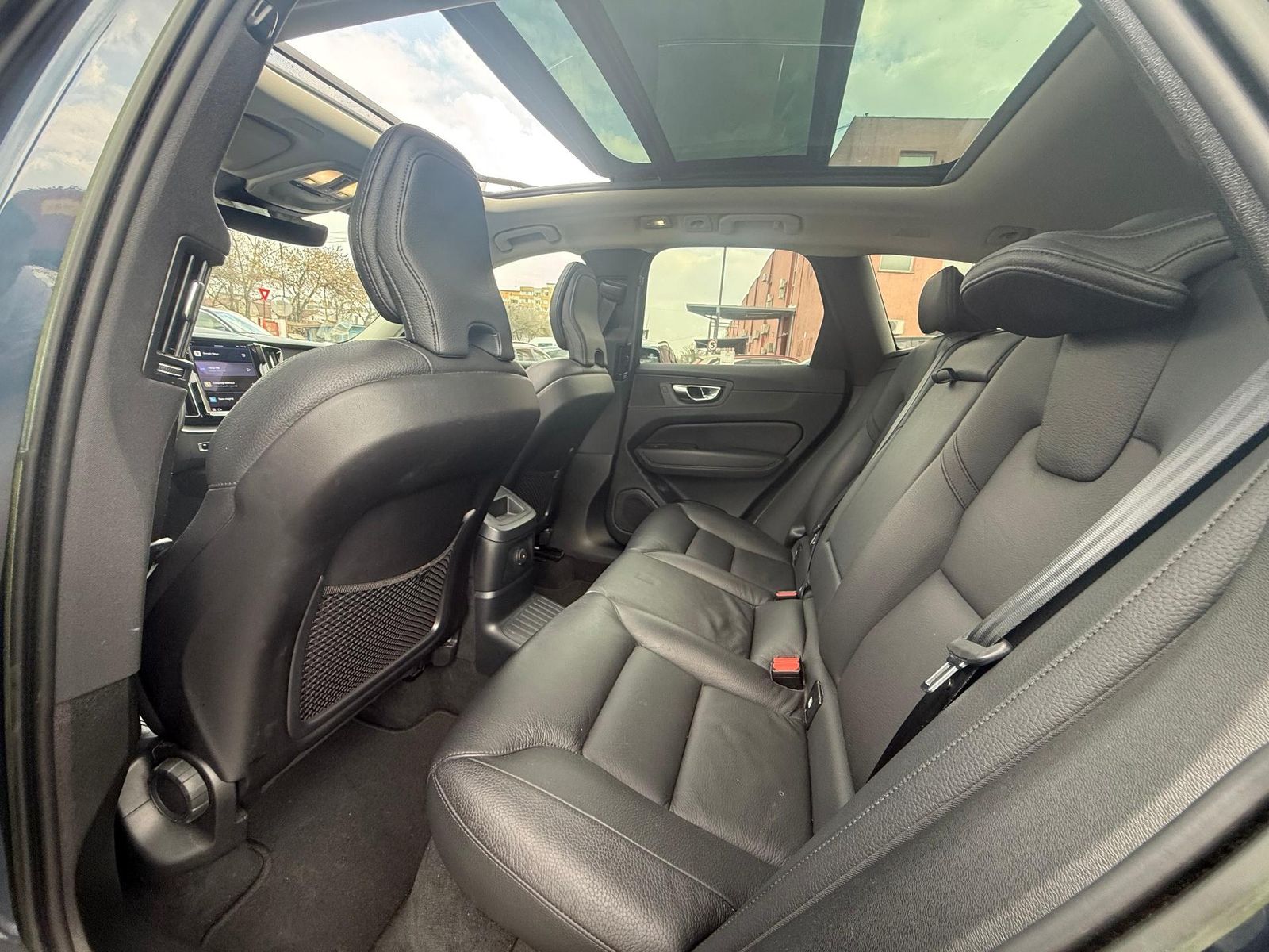 Volvo XC 60 RECHARGE - INSCRIPTION T6 Hybrid AWD - Primul proprietar - foto 7