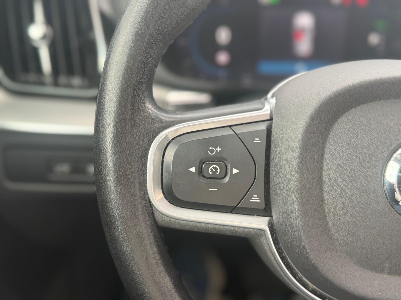Volvo XC 60 RECHARGE - INSCRIPTION T6 Hybrid AWD - Primul proprietar - foto 17