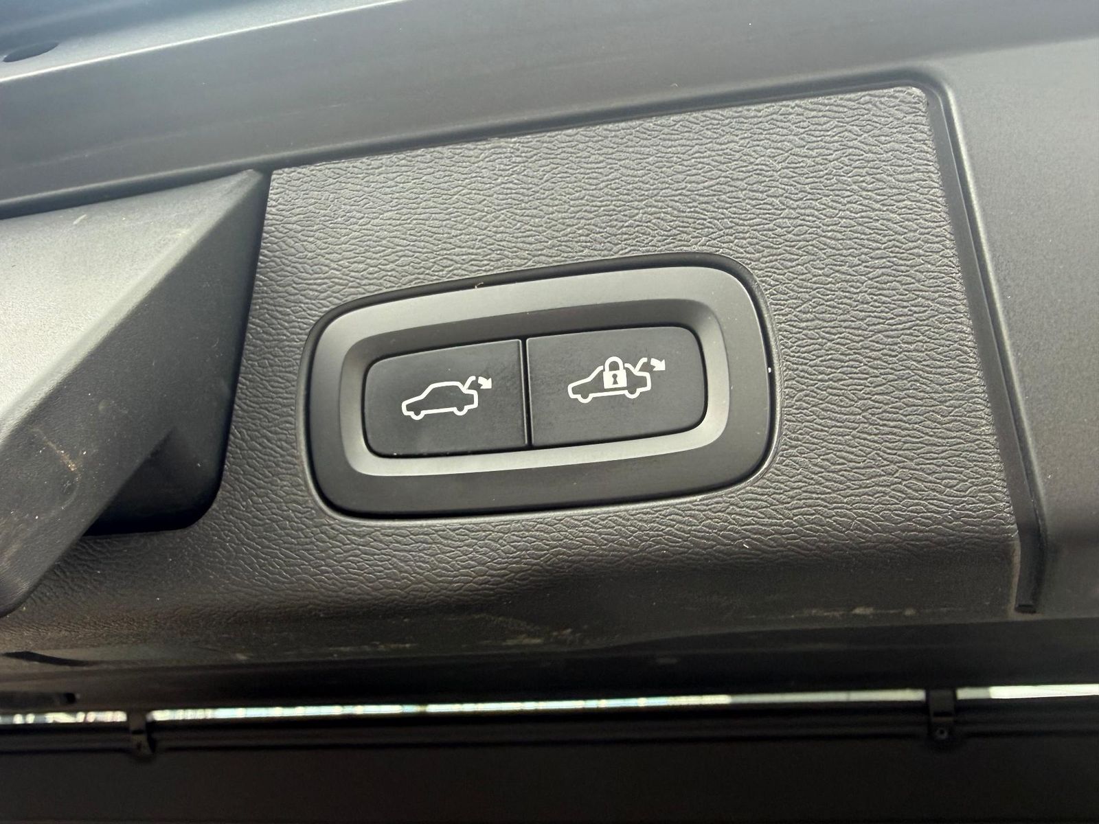 Volvo XC 60 RECHARGE - INSCRIPTION T6 Hybrid AWD - Primul proprietar - foto 23