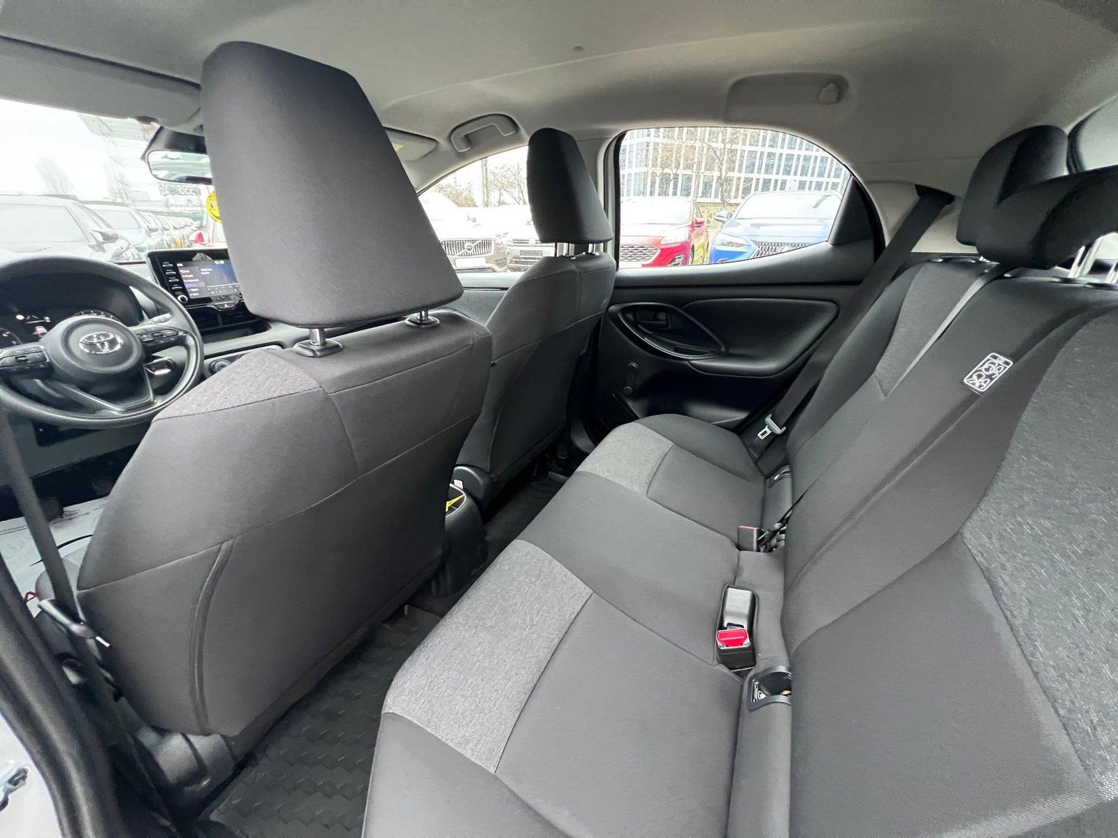 Toyota Yaris 2022 1.0 L Eco - foto 11