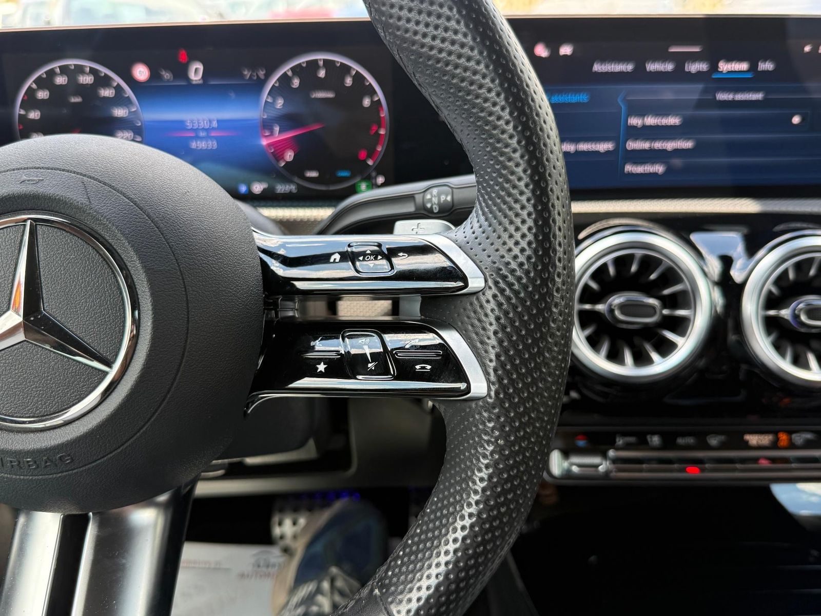 Mercedes-Benz Clasa A 2025 180 - foto 31