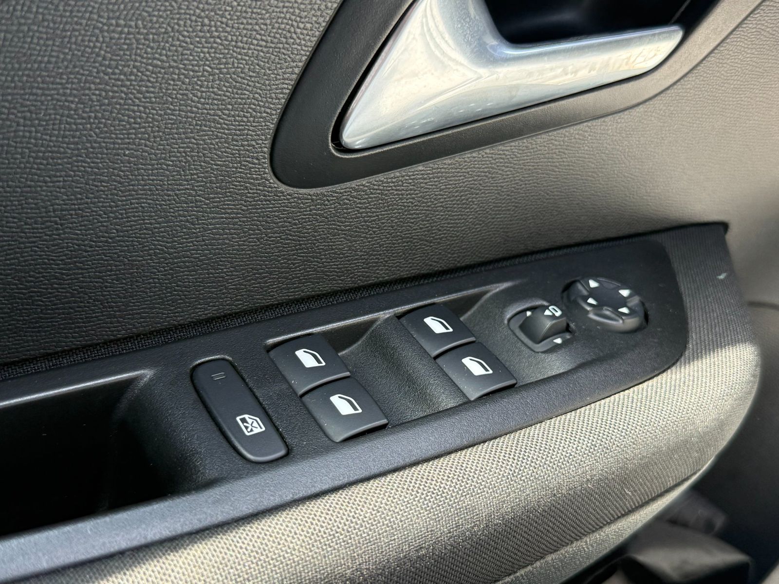 Peugeot 208 2020 1.2 L PureTech STT EAT8 Active Pack - foto 22