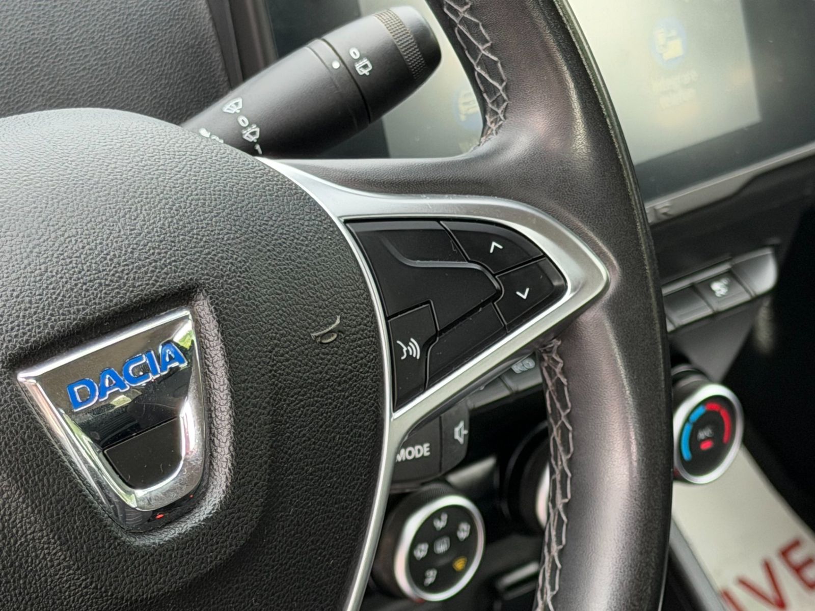 Dacia Duster 2022 Blue dCi 115 4WD Comfort - foto 14