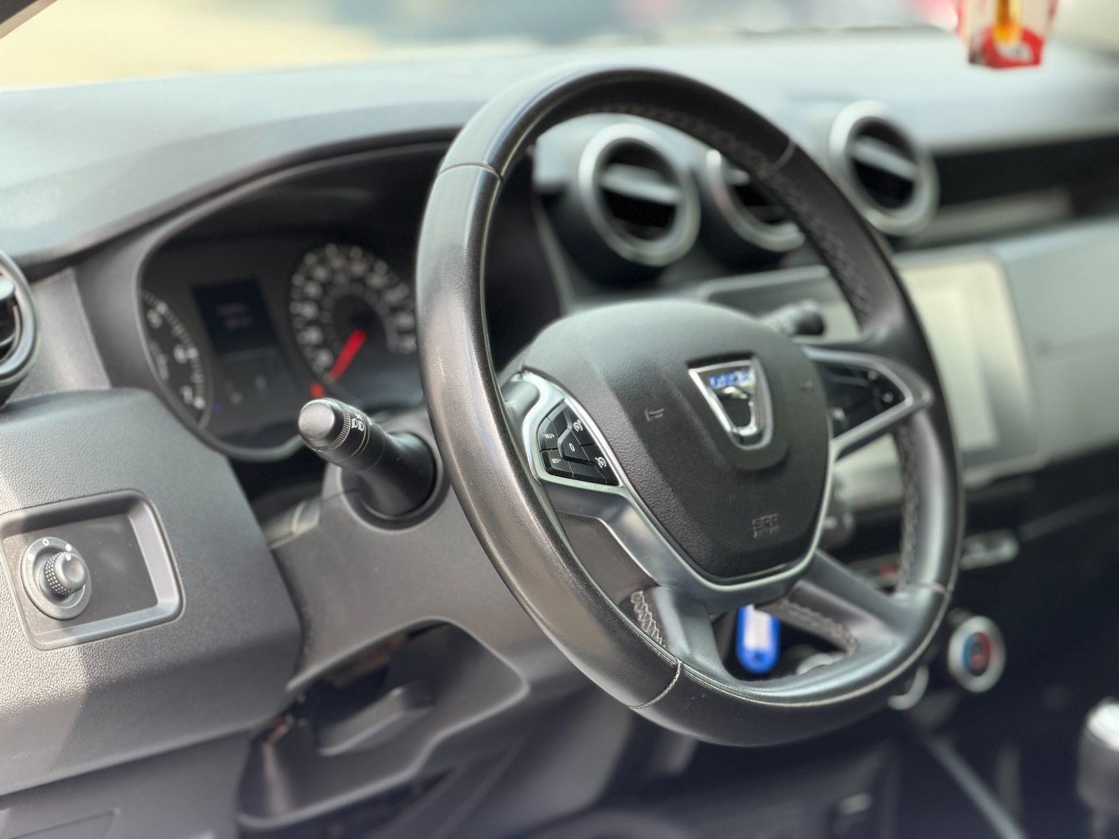 Dacia Duster 2022 Blue dCi 115 4WD Comfort - foto 8