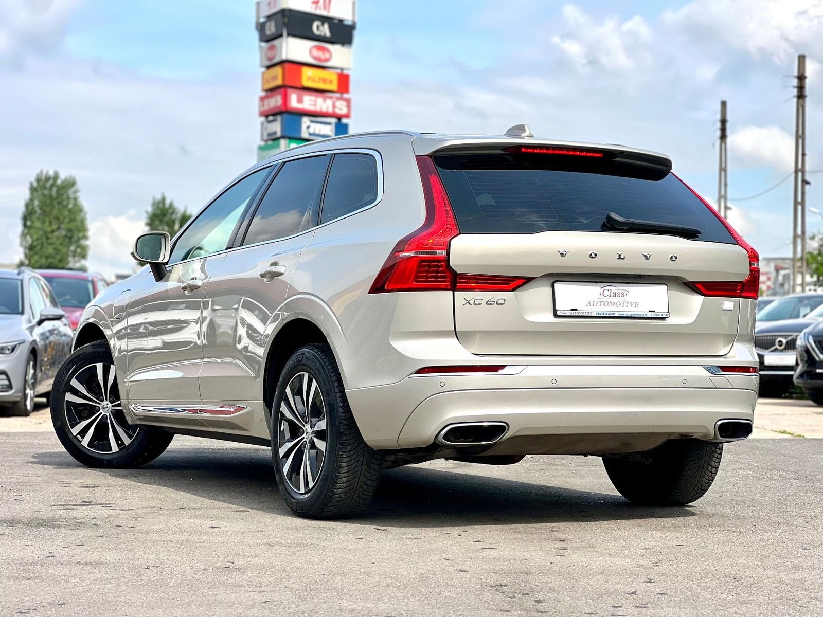Volvo XC60 RECHARGE - INSCRIPTION T6 Hybrid AWD - Primul proprietar - foto 5