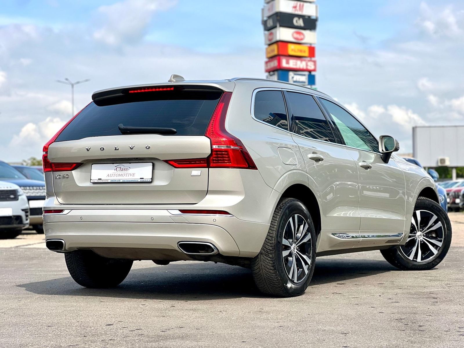 Volvo XC60 RECHARGE - INSCRIPTION T6 Hybrid AWD - Primul proprietar - foto 6