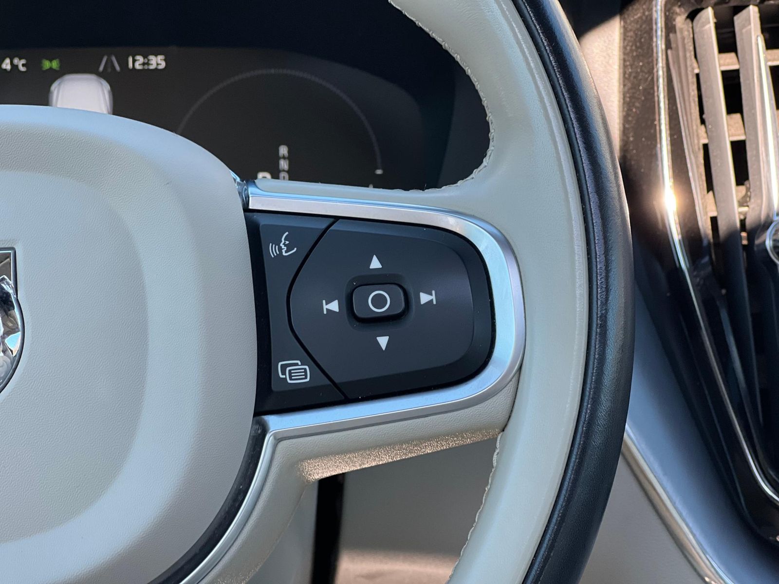 Volvo XC60 RECHARGE - INSCRIPTION T6 Hybrid AWD - Primul proprietar - foto 9