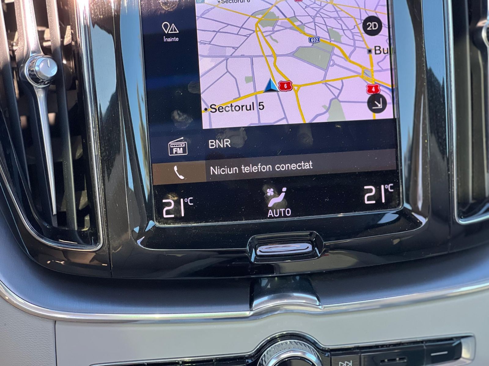 Volvo XC60 RECHARGE - INSCRIPTION T6 Hybrid AWD - Primul proprietar - foto 10