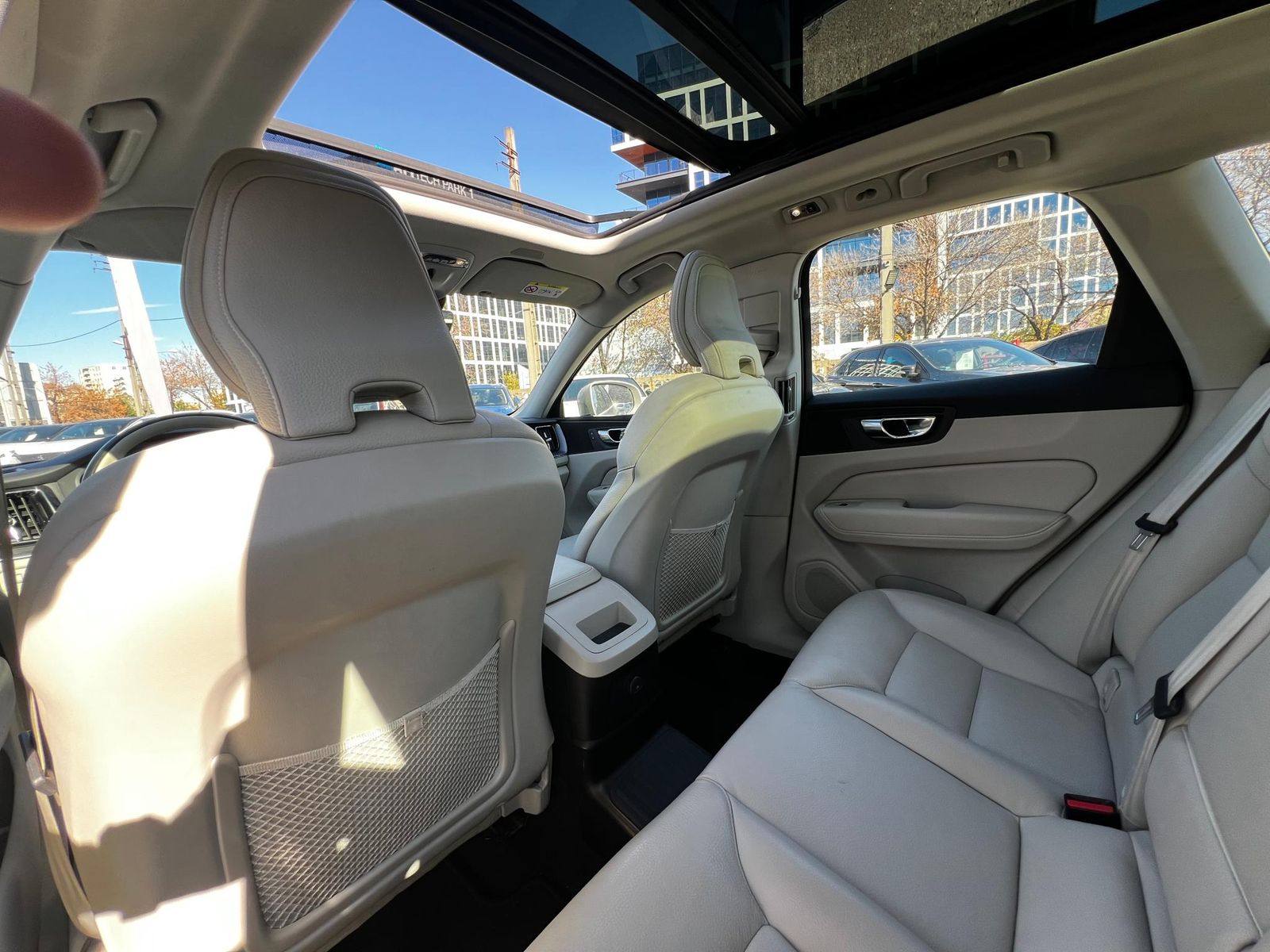 Volvo XC60 RECHARGE - INSCRIPTION T6 Hybrid AWD - Primul proprietar - foto 14