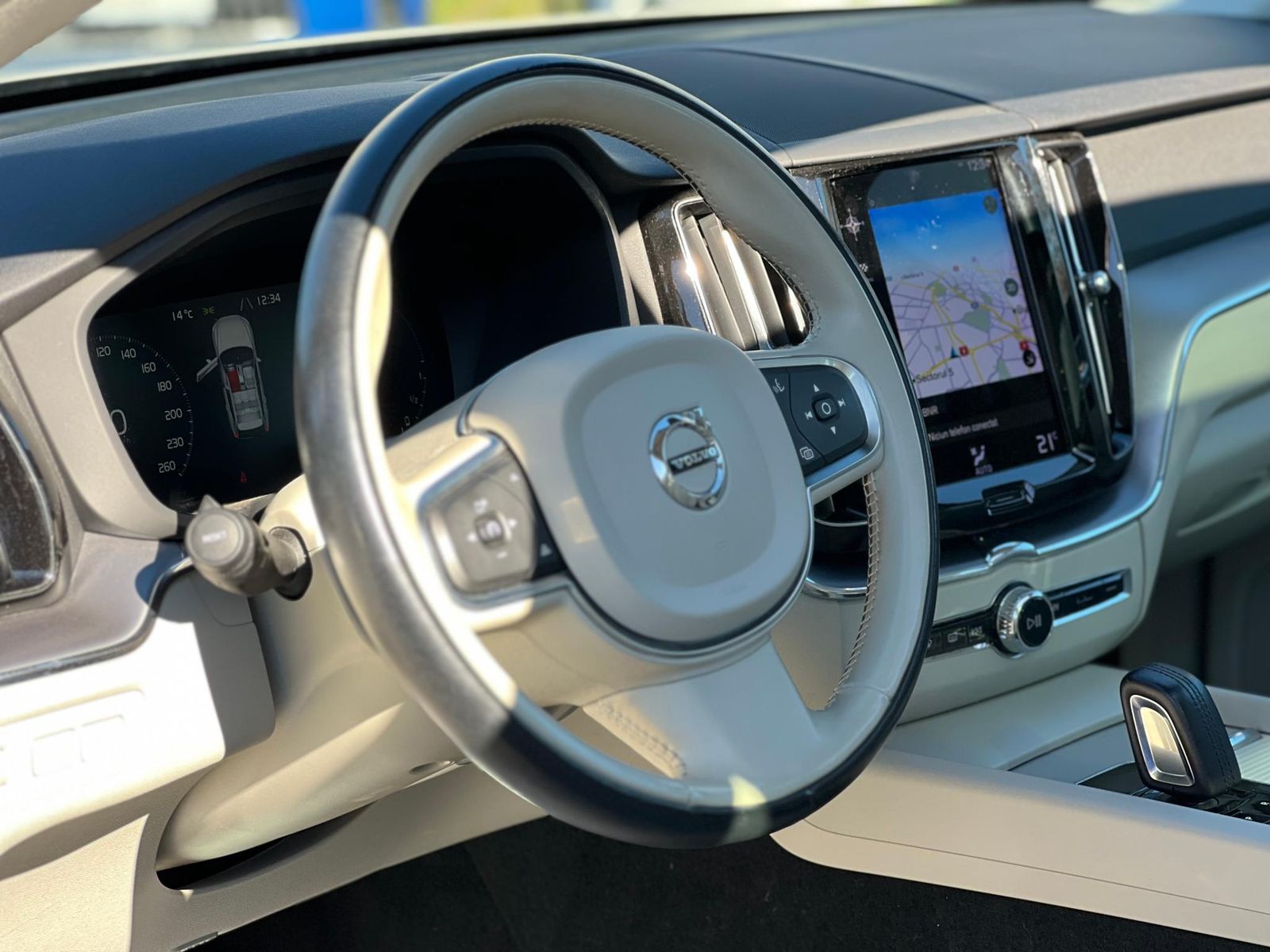 Volvo XC60 RECHARGE - INSCRIPTION T6 Hybrid AWD - Primul proprietar - foto 18