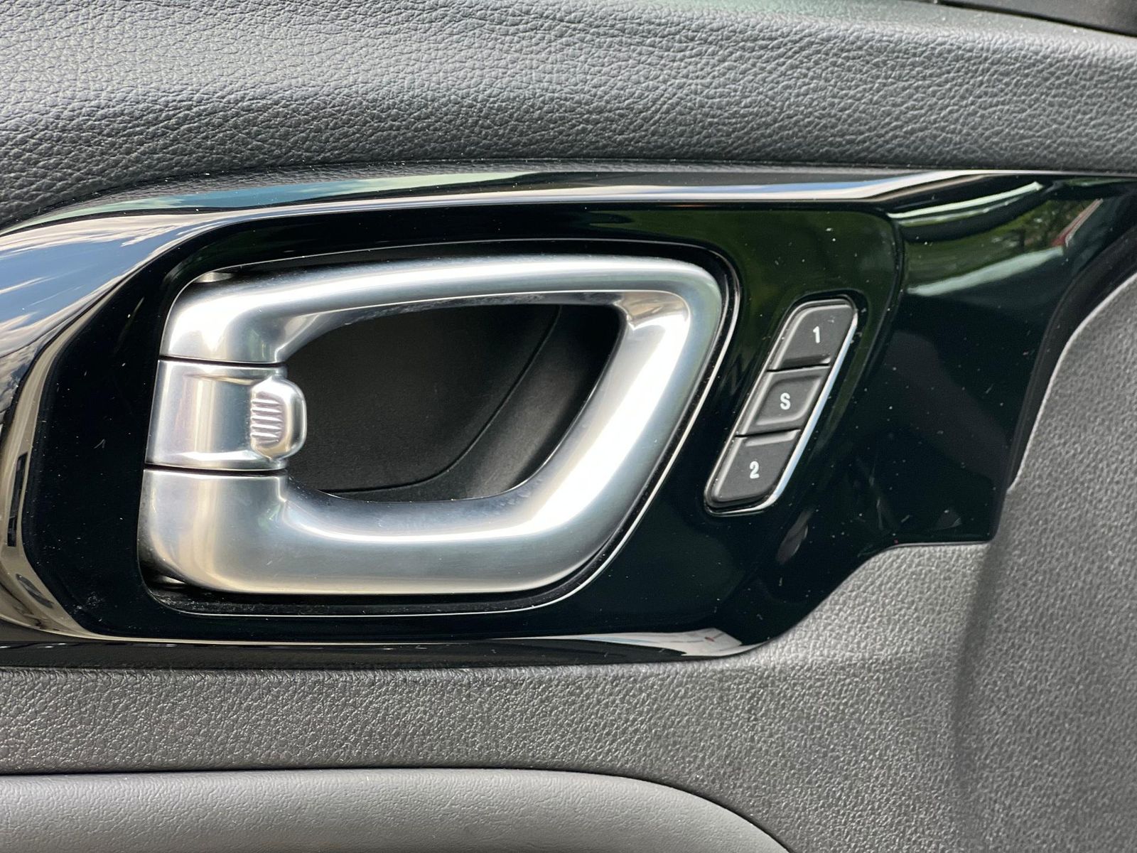 Jeep Compass 2022 1.3T 4xe AT6 PHEV S - foto 9
