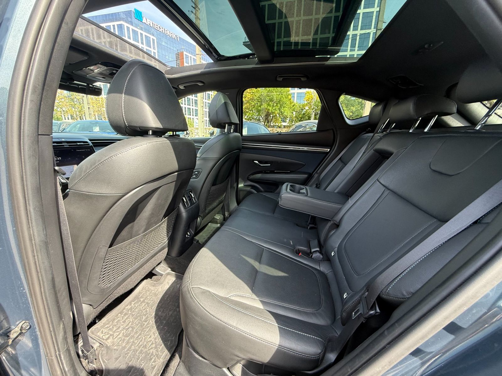 Hyundai TUCSON 2021 1.6 l 215 CP 4WD 6AT HEV Luxury - foto 17
