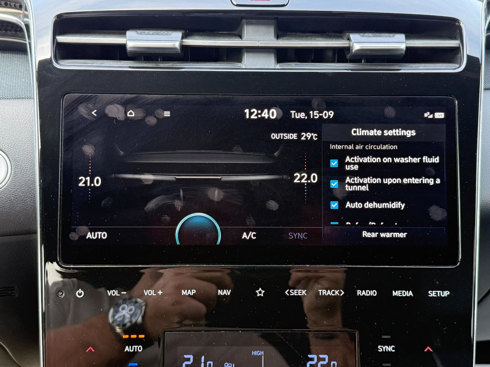 Hyundai TUCSON 2021 1.6 l 215 CP 4WD 6AT HEV Luxury - foto 13