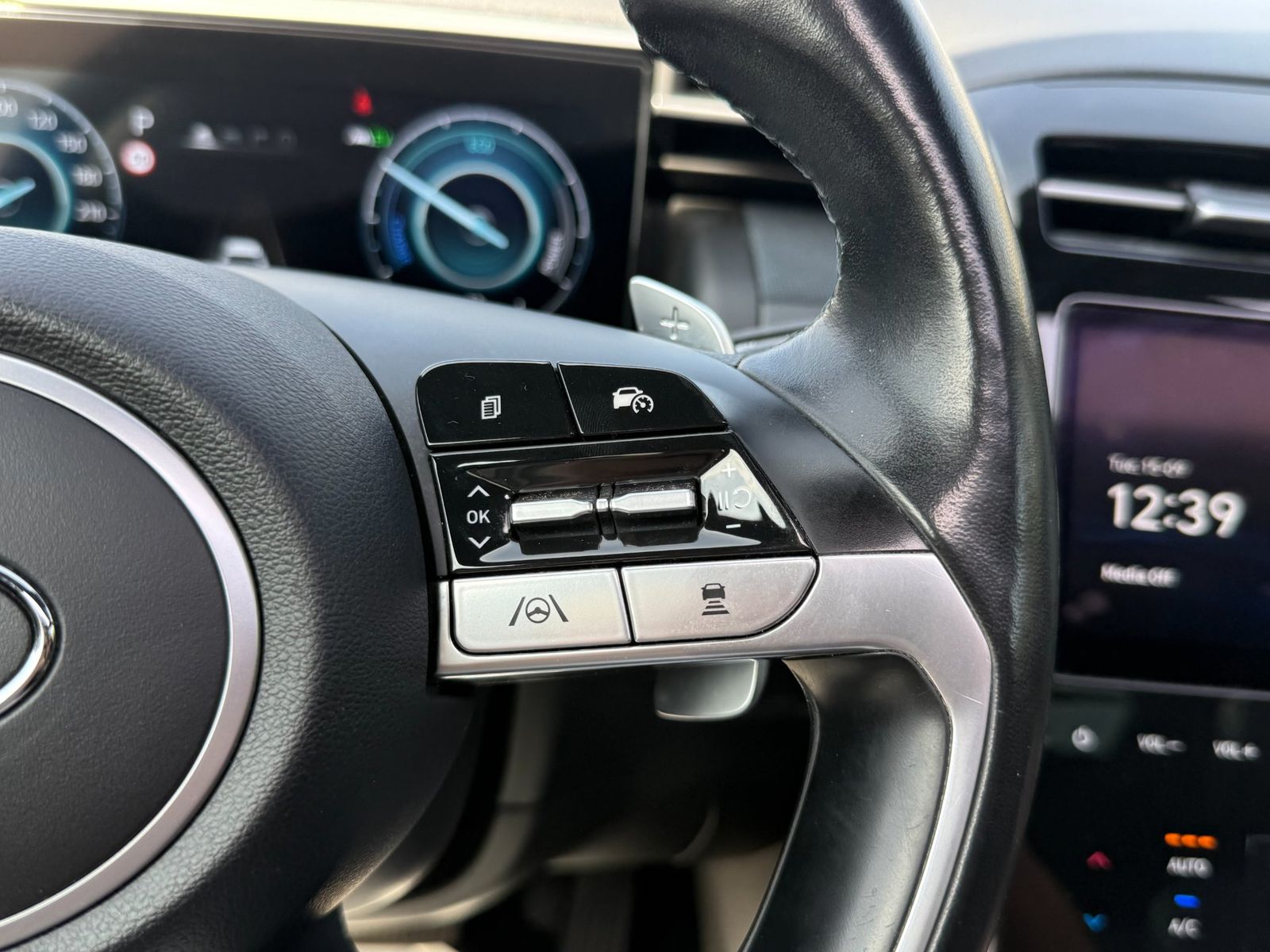 Hyundai TUCSON 2021 1.6 l 215 CP 4WD 6AT HEV Luxury - foto 32
