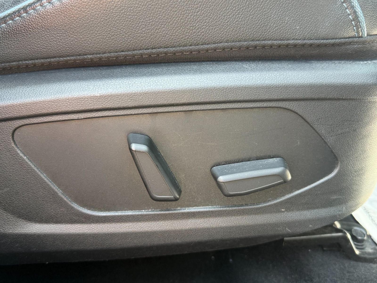 Hyundai TUCSON 2021 1.6 l 215 CP 4WD 6AT HEV Luxury - foto 23