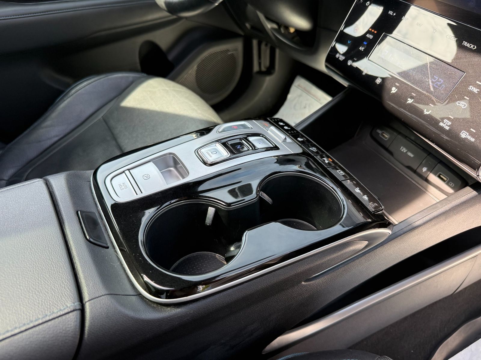 Hyundai TUCSON 2021 1.6 l 215 CP 4WD 6AT HEV Luxury - foto 26