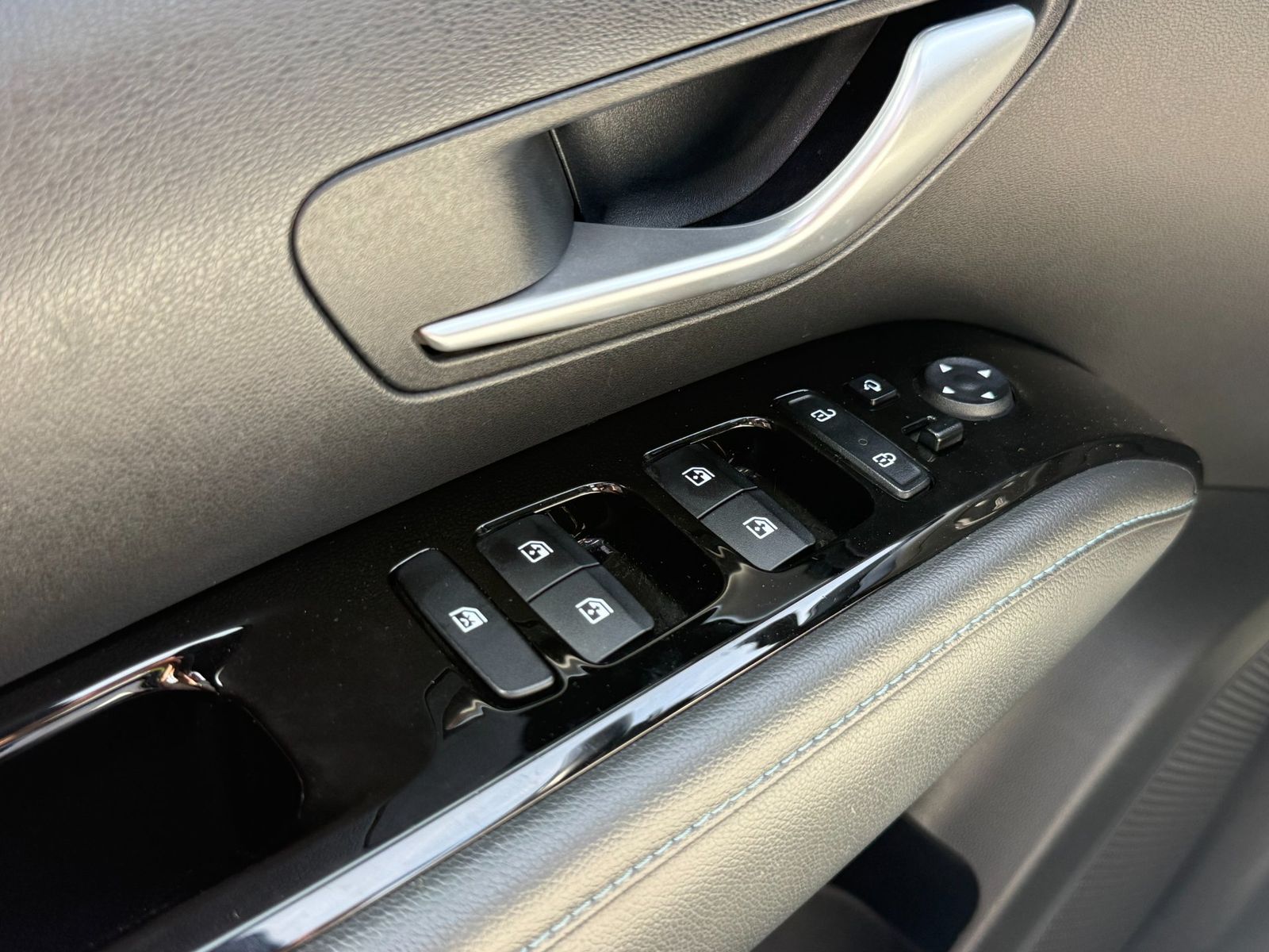 Hyundai TUCSON 2021 1.6 l 215 CP 4WD 6AT HEV Luxury - foto 28