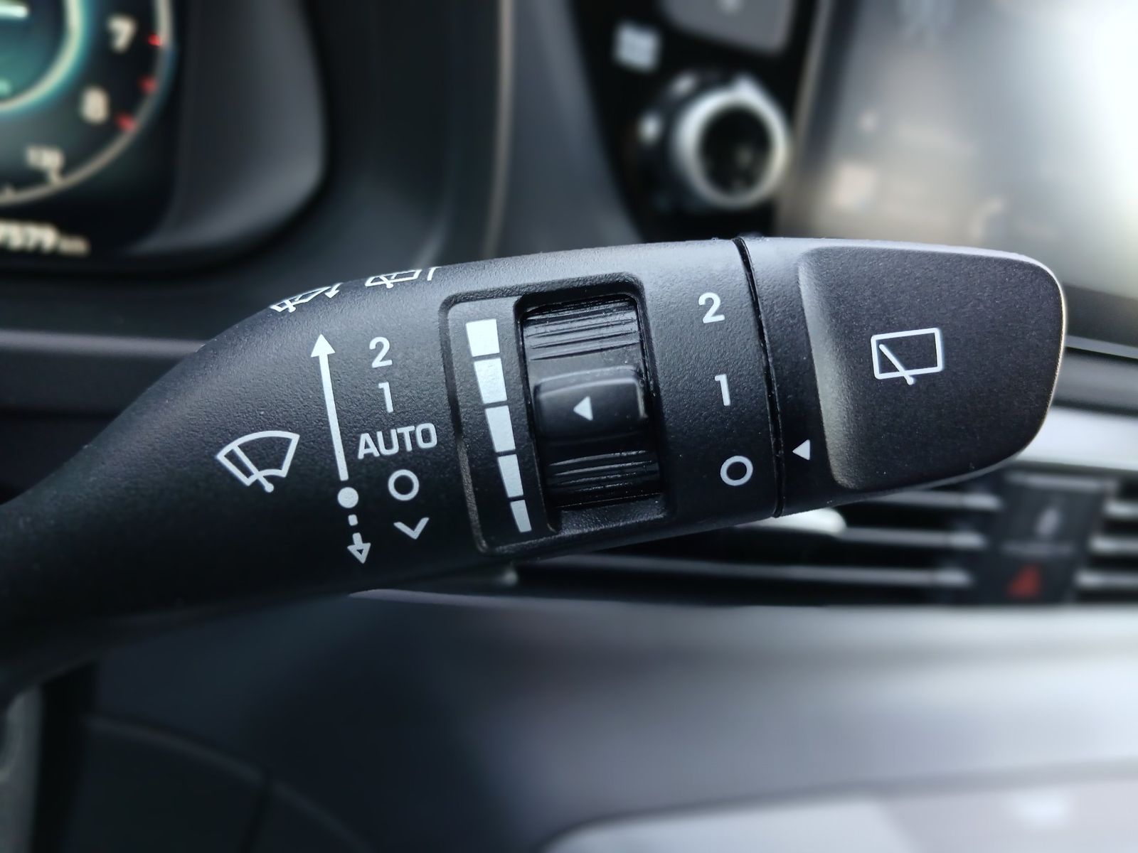 Hyundai BAYON 2024 1.0 T-GDI M-Hybrid 100 CP 7DCT Led Line - foto 14