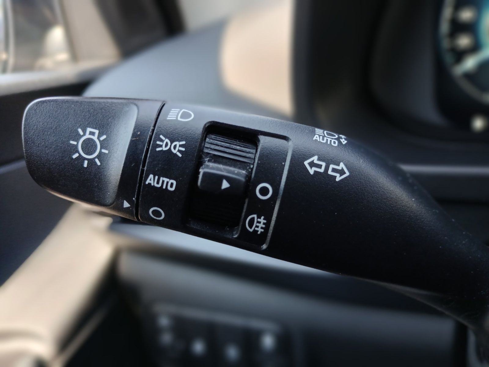 Hyundai BAYON 2024 1.0 T-GDI M-Hybrid 100 CP 7DCT Led Line - foto 11