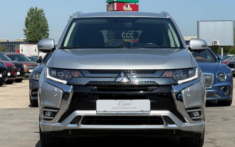 Mitsubishi Outlander 2020 - foto 2