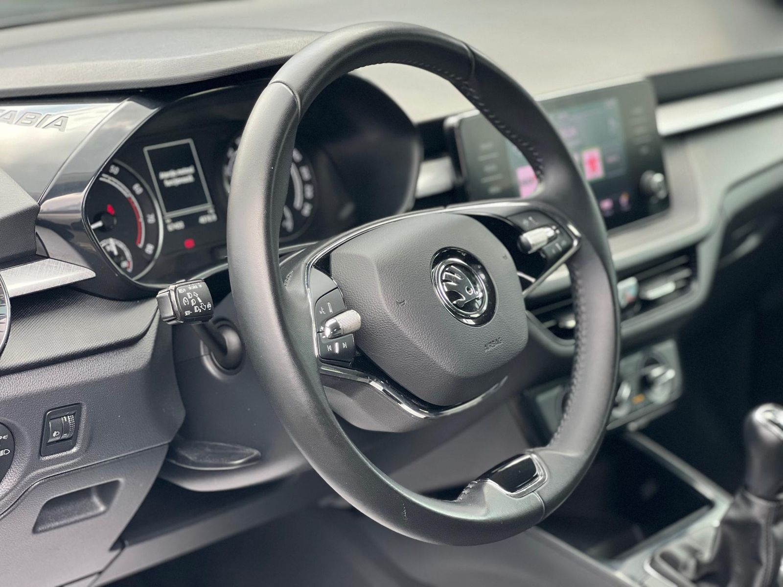 Skoda Fabia 2023 1.0 MPI 80 CP Essence - foto 7