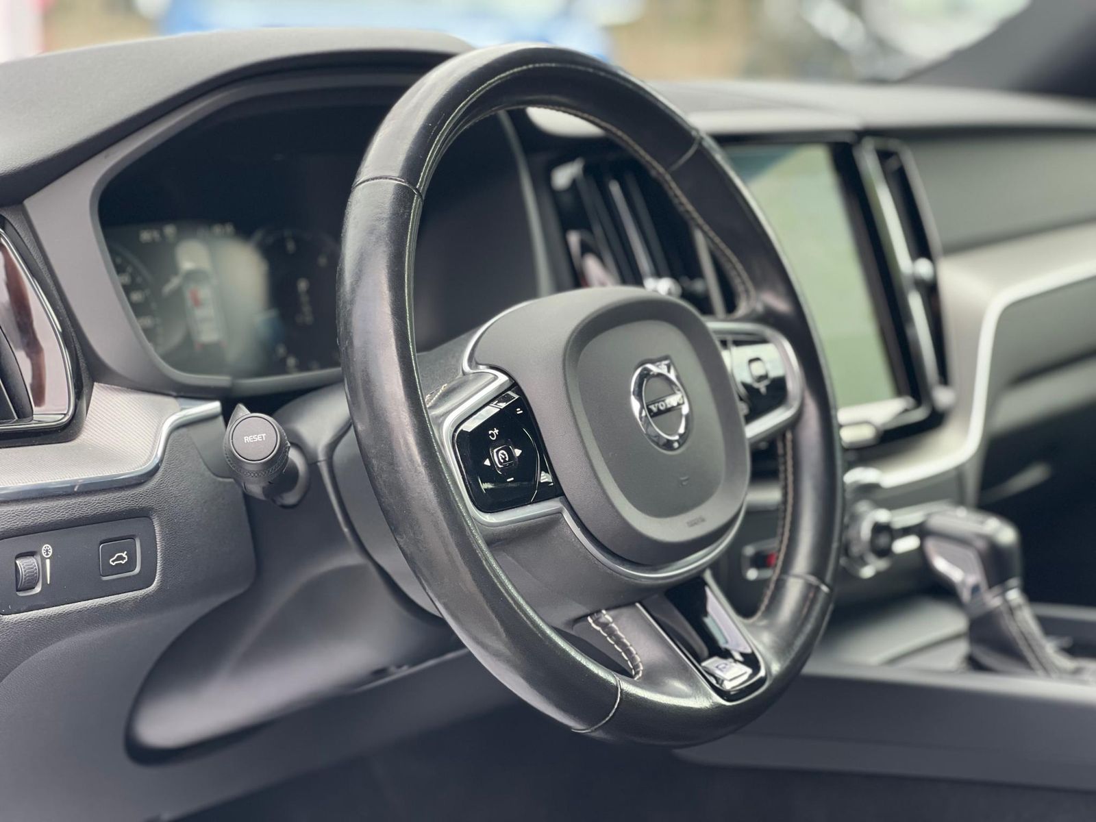 Volvo XC60 2020 D4 R-Design - foto 8