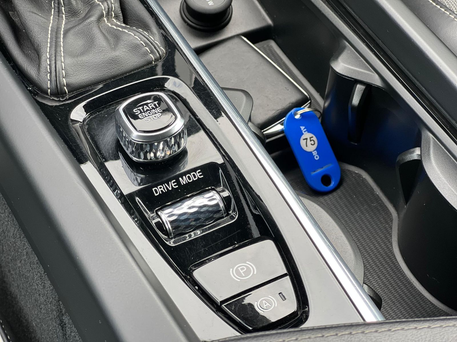 Volvo XC60 2020 D4 R-Design - foto 19